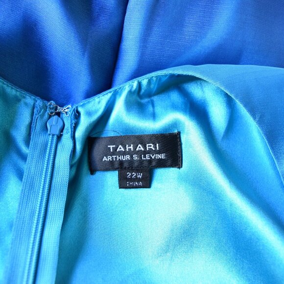 TAHARI Arthur S. Levine Ombre Dress in Blue Size 22W - Picture 3 of 9